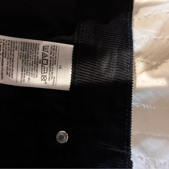 Old Navy black corduroy skirt.  Never been worn but no tags. - Picture 4 of 4